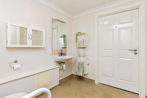Jack &amp; Jill Bathroom