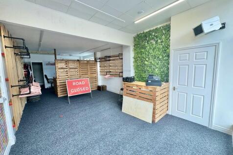 Retail Property (high street) to rent Image 2