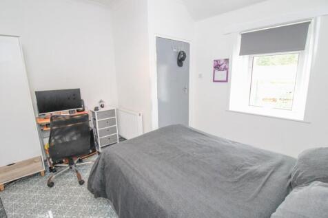 BEDROOM ONE (2).jpg