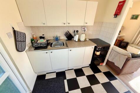 Kitchen/Dining Area