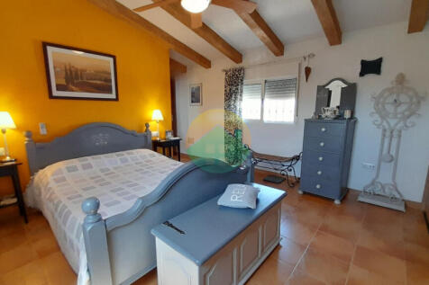 3 Bedroom Semi-Detached For Sale-PIN21-15