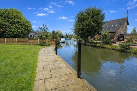 Riverside Mooring