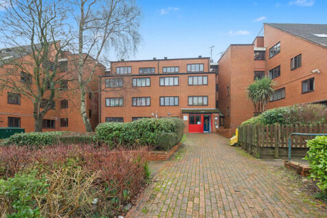 Flat 49 Quartercroft, Pyramid Close, Weston Favell, Northampton NN3 8DP