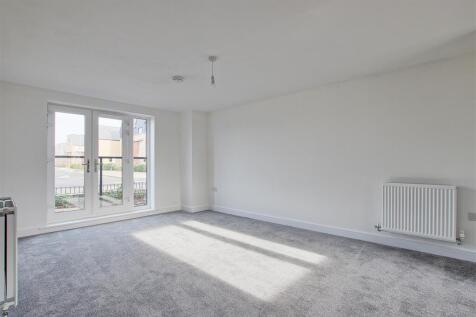 Living dining room.jpg