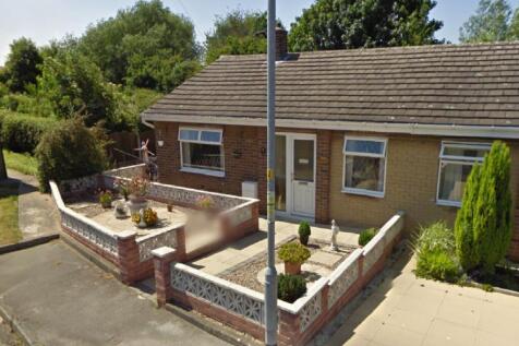 9 Lodges Close front 1