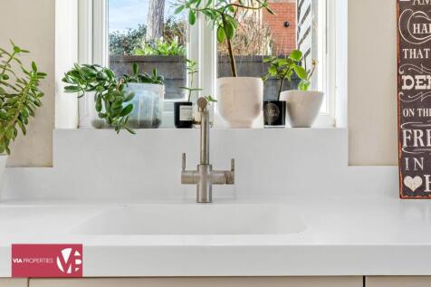 50 Briscoe Road Hoddesdon EN11 9DG via properties estate letting