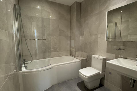 No Deposit Option Available, Chase Cross Road, Romford, Essex, RM5 photo 5