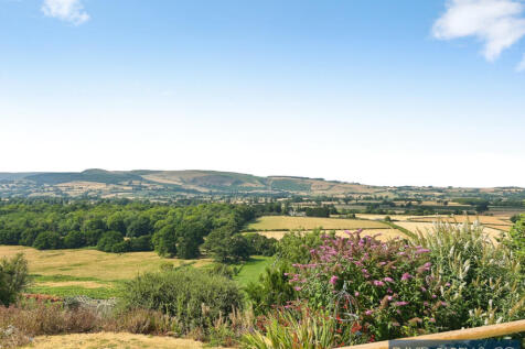 Substantial detached bungalow in an elevated position