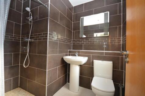 devonshire house ensuite.JPG