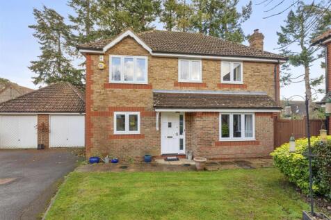 8 Lyndon Gardens, HP13 7QJ-15.jpg