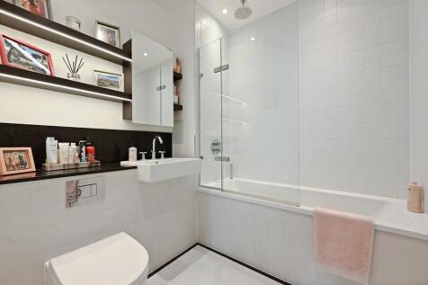 AR - Dauphine House3.JPG