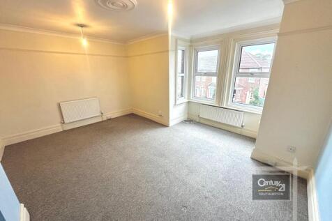 |Ref: R215171|, Sholing Road, Southampton, SO19 2ED photo 4