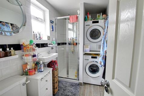 Shower Room.jpg