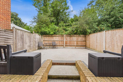 CAM01354G0-PR0570-STILL017