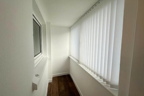 Enclosed balcony