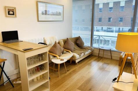 Open Plan Lounge/Kitchen