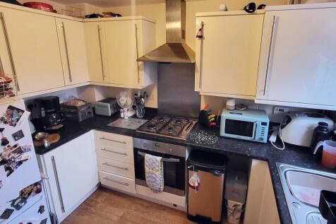 Fowen Close, Street, Somerset photo 3