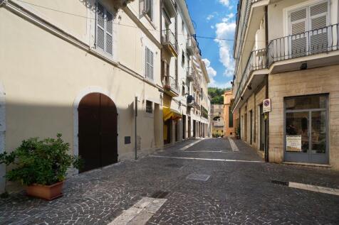Fasoli &amp; town gates