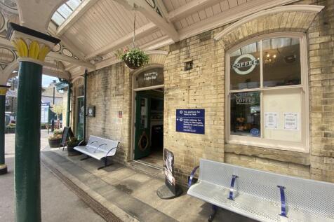 Retail Property (high street) to rent Image 5