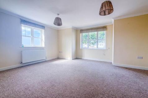 9 The Grove , Christchurch , Dorset  photo 4