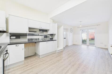 Living Room / Kitche