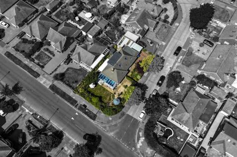 Windermere Crescent, 1-003 black and white.jpg