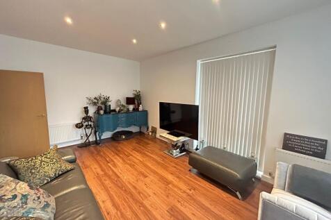Sparrowhawk Way, Newhall, HARLOW photo 5
