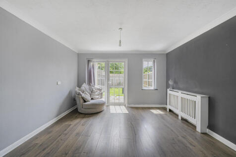 Hasted Close, Greenhithe, DA9 9HT photo 3