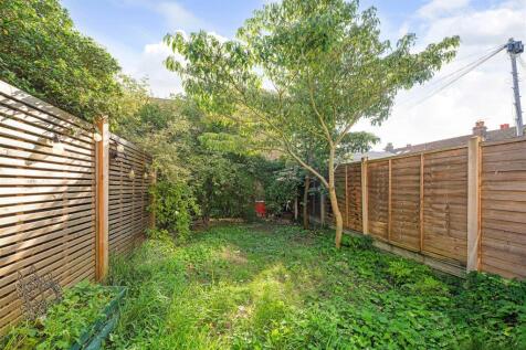 GFF 51 Hurstbourne Road-2.JPG