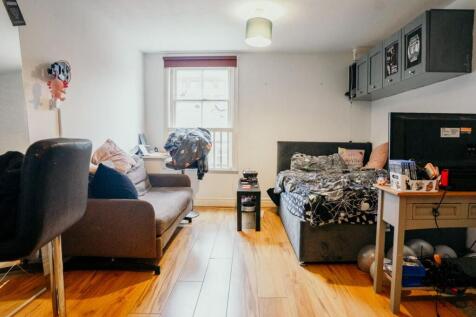 Studio flat on Rodney Street, Liverpool, £800/mo