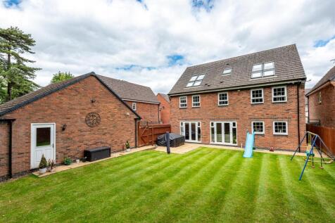 4 Great Hall Grove-rear.jpg