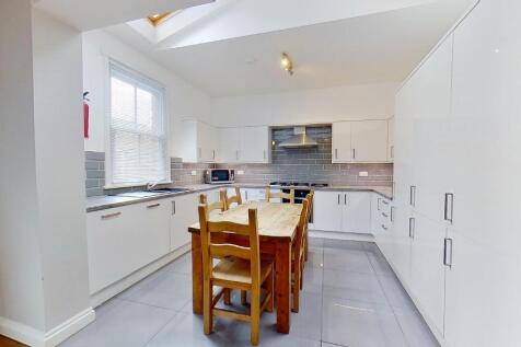 7 Bedroom Terraced in NG7 1NQ