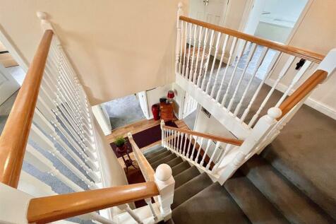 First Floor Galleried Landing