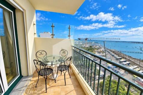 Exclusive 5 bedroom penthouse with large terraces and views over the Ria Formosa, Faro