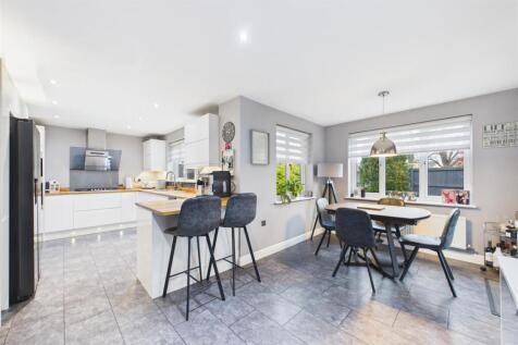 Living Dining Area