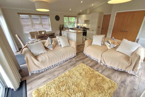 Open Plan Living Room/Dining Area