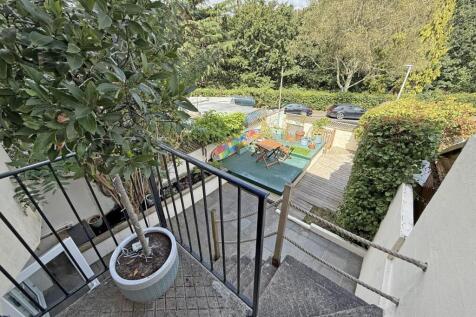 Lydford Park Road 40 - Garden Front.jpg