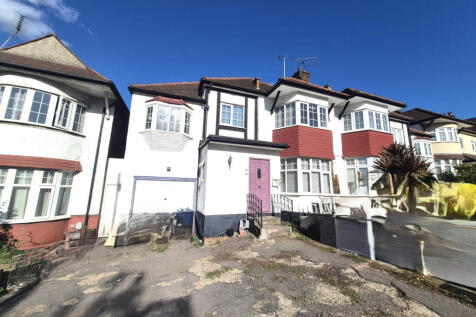 5 bed semi-detached house to rent Greyhound Hill,