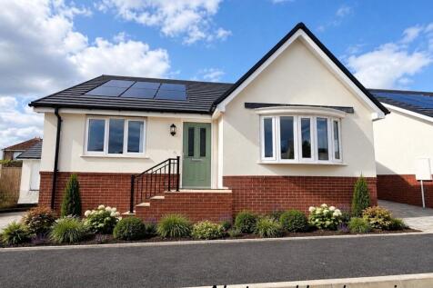 Plot 14 - AI staged landscaping