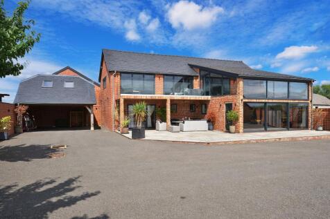Sweeping drive and car port