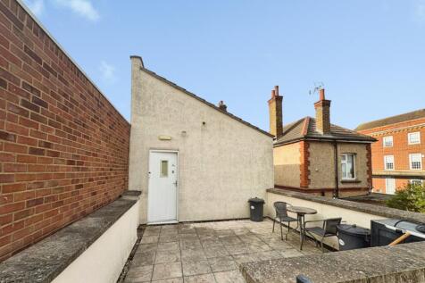 pbox-front_of_house-611313.jpg
