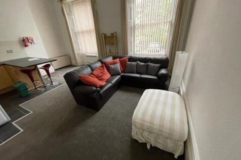 Flat 1, 38 Clarendon Square, Leamington Spa photo 3