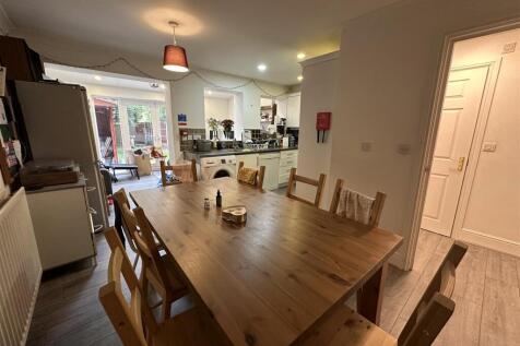 Denison Road, Victoria Park, £140pppw photo 3