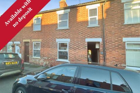 2-bed terraced on Alford Street, Grantham, NG31, £975/mo