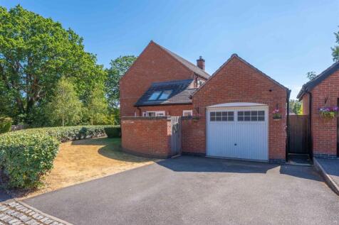 Single Garage/Driveway