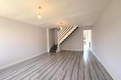 Brigham Court, Caerphilly,  photo 4