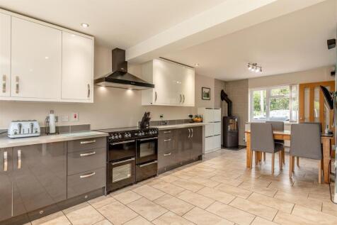 Over Lane, Almondsbury Kitchen 5.jpg
