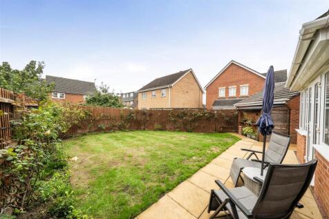 12 Wilson Close