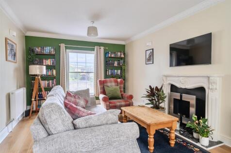 Living Room.jpg