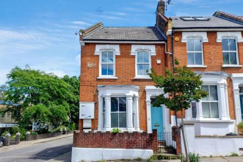 Flat B, 30 Legard Road, Highbury, London, N5 1DE
